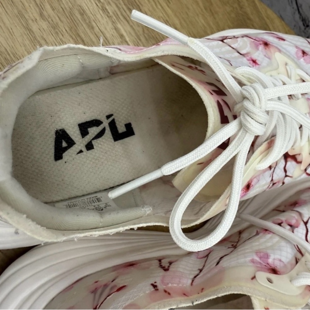 SALE | APL Streamline Women's 9 Cherry Blossom LE Running Shoes - Picture 12 of 13